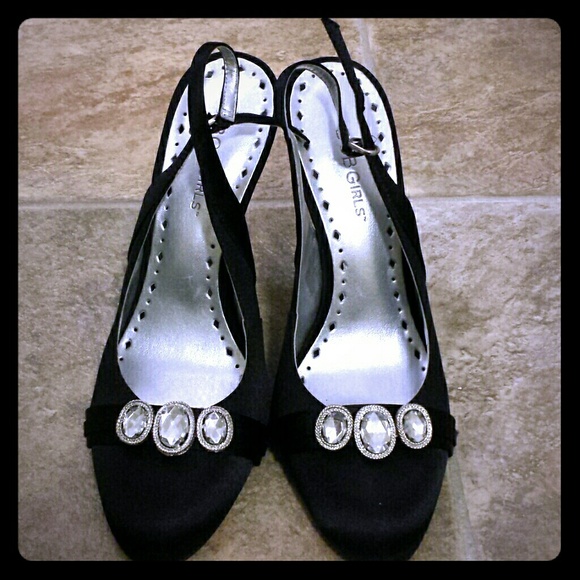 Black satin heels NWOT