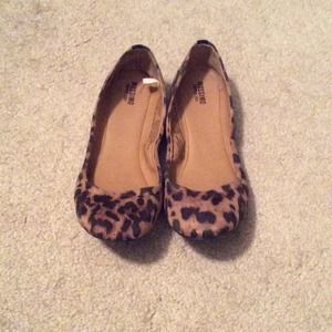 Leopard ballet flats
