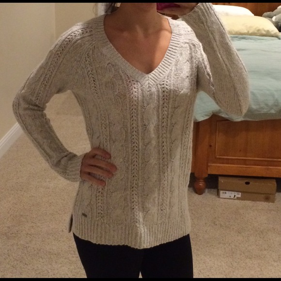 Holister sweater
