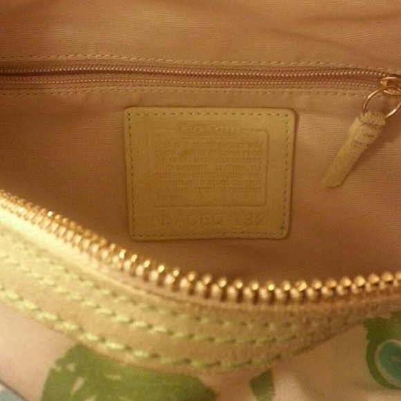 Coach pastel handbag - Picture 7 of 8