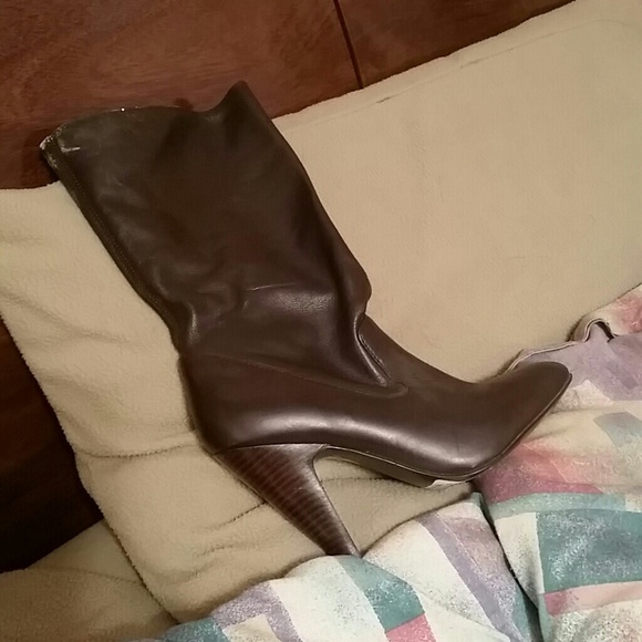 Brand new brown boots