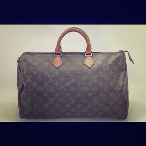 Louis Vuitton speedy purse.