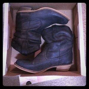 Black Steve Madden short boots