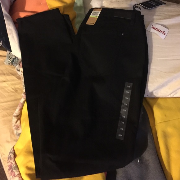 DkNY jeans - Picture 3 of 4