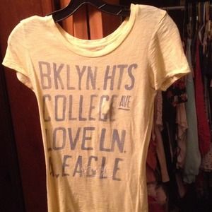 Yellow and grey American eagle tee-shirt