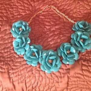 Rosette turquoise necklace.