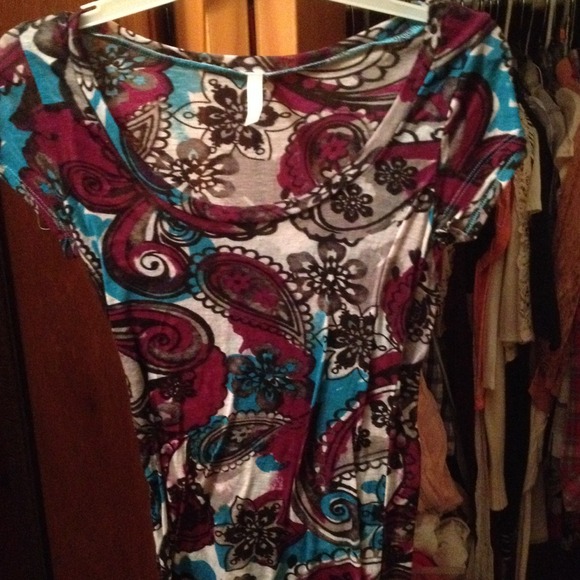 Rue 21 tee