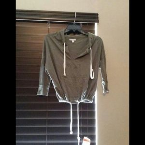 American Eagle top