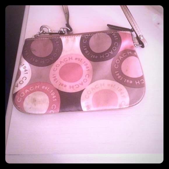 coach wristlet! - Picture 1 of 3