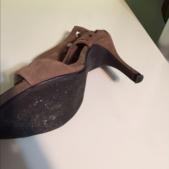 Suede Taupe pumps - Picture 2 of 3