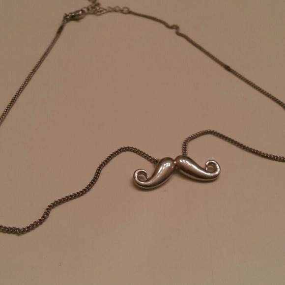 Mustache necklace - Picture 1 of 1