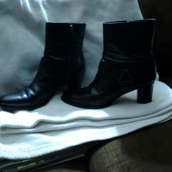 Cole Haan (Nike Air) booties