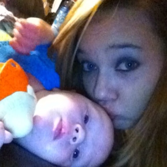 Mommy's little posh helper :) - Picture 4 of 4