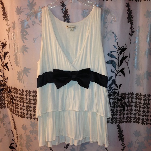 Cream and Black F21 Tank