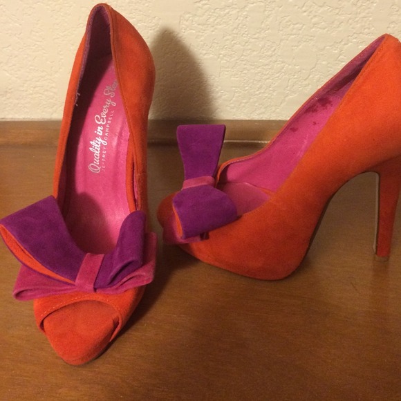 Pumps - Picture 2 of 3