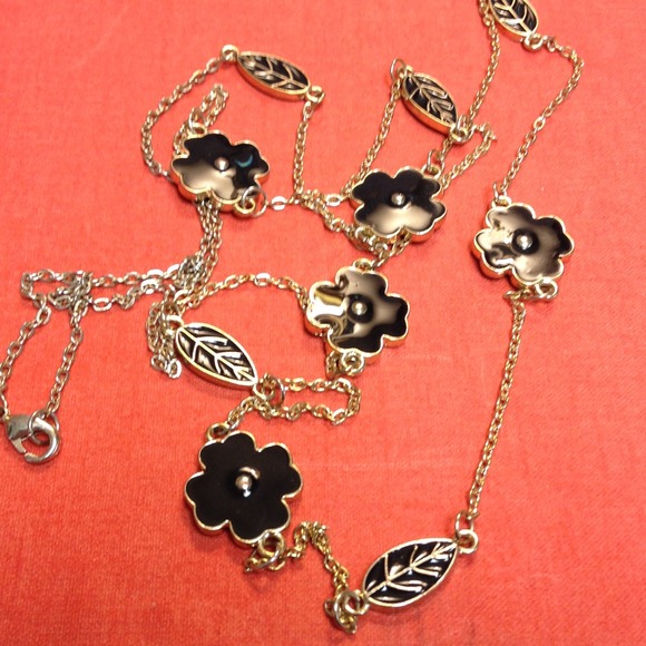LOFT Black Statement Necklace - Picture 2 of 3
