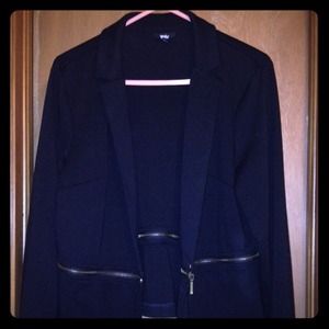 Black zippered blazer!