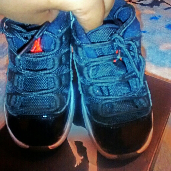SOLDDDDDD!!!!!!  Infered jordan 11s toddler