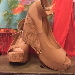 Wedges in a perfect nude color(;