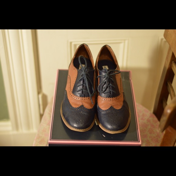 Brogue Heels - size 10, navy and tan