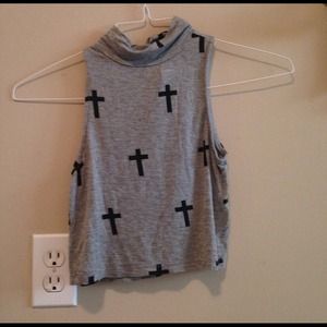 Cropped high neck muscle tee