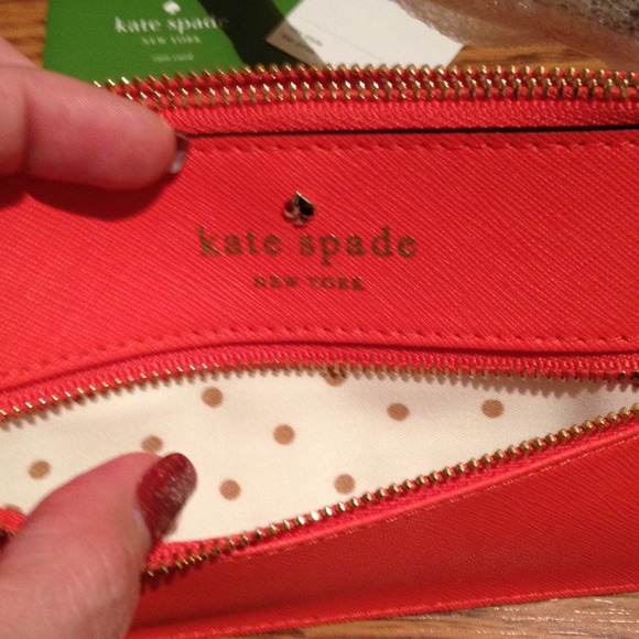 NWT Kate Spade Wristlet 🌺 - Picture 3 of 4