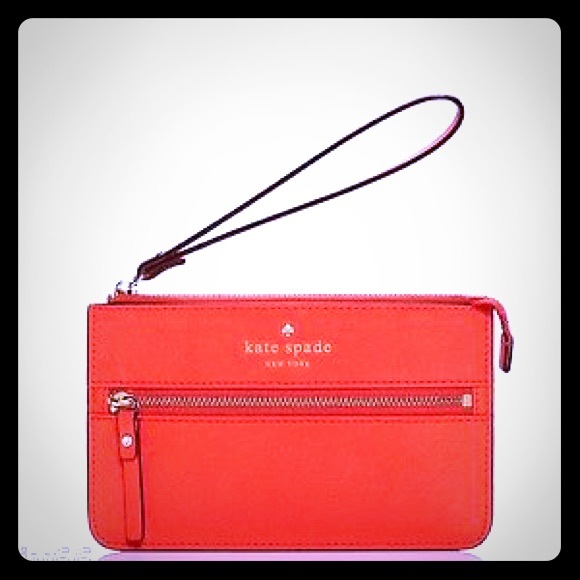 kate spade Handbags - NWT Kate Spade Wristlet 🌺