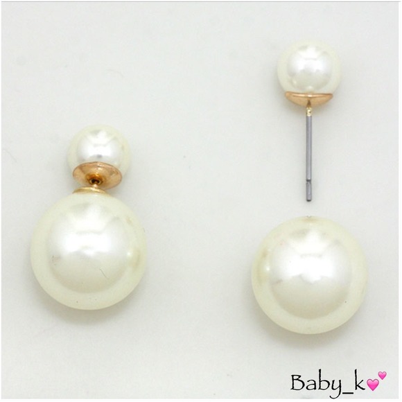 Jewelry - GOLD CREAM PEARL DOUBLE SIDED EARRINGS