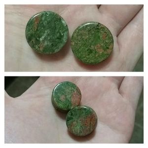 5/8 stone plugs