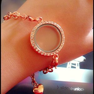 Floating Locket Braclece