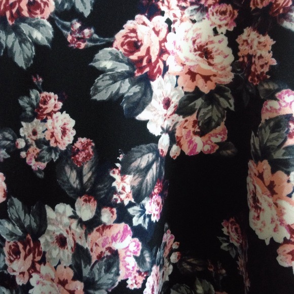 🎉SOLD🎉 Xhilaration Floral Dress - Picture 3 of 3