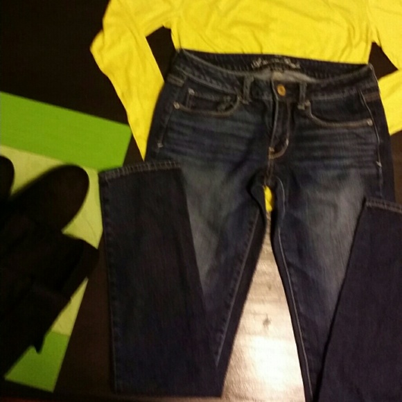 LIKE NEW - AMERICAN EAGLE SKINNY JEANS