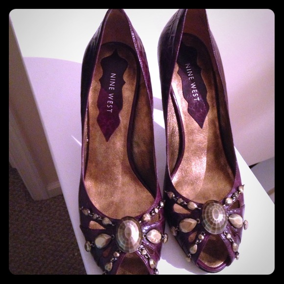 Vintage plum studded heels