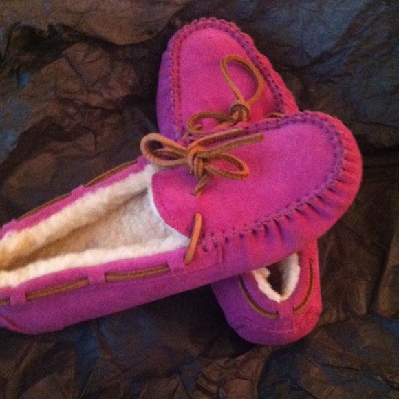 Hot pink Authentic Ugg mocassion - Picture 2 of 3