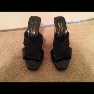 Donald J. Pliner wedge