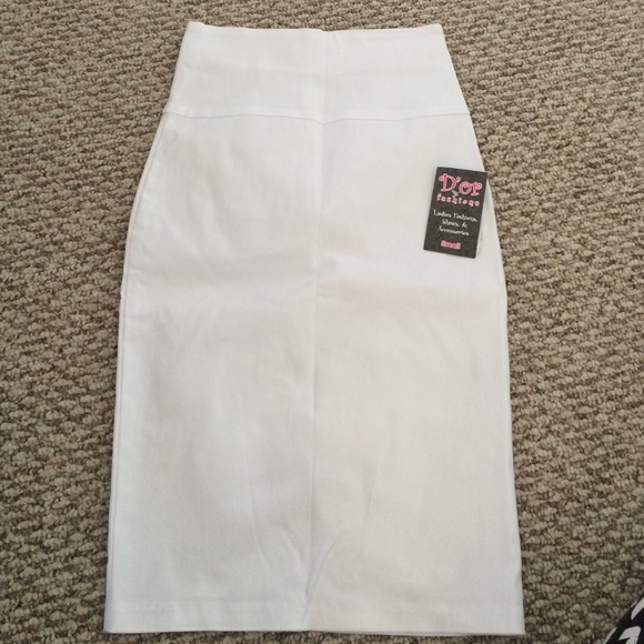 White high waisted skirt! - Picture 2 of 2