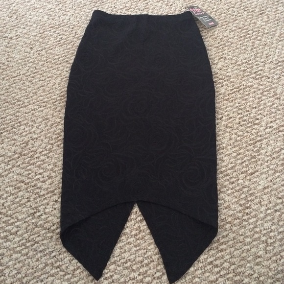 BEAUTIFUL PENCIL SKIRT! - Picture 3 of 3