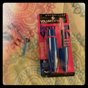 Mascara and earrings bundle!