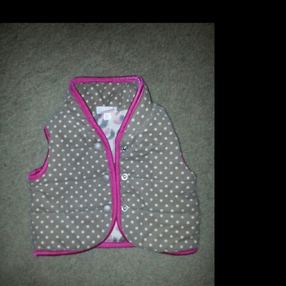 Adorable baby's winter vest - Picture 1 of 4