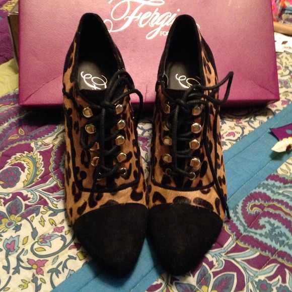 Fergie brand heeled boots - Picture 4 of 4