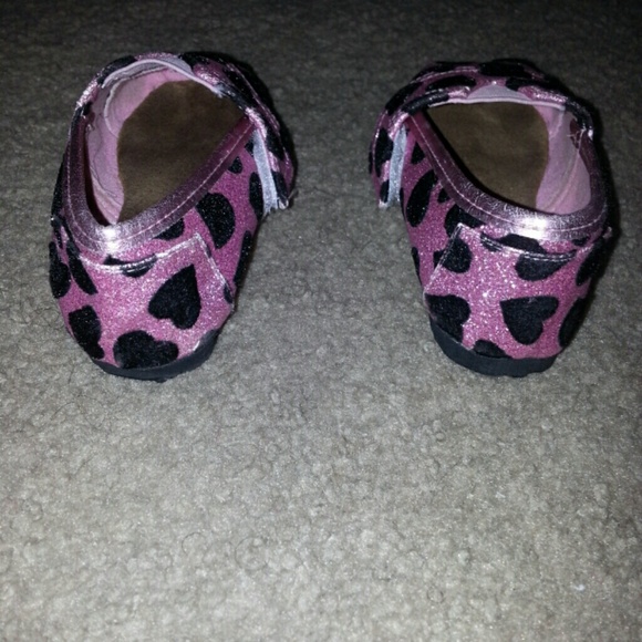 Toddler TOMS like shoes - Picture 2 of 4