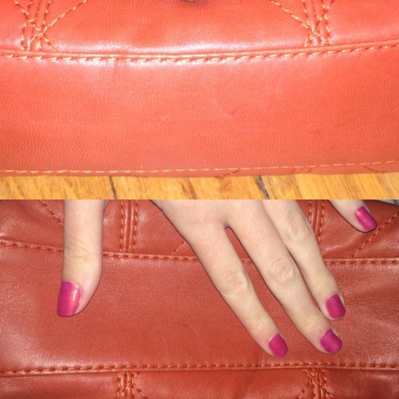 More pictures of Chanel ๐ - Picture 3 of 4