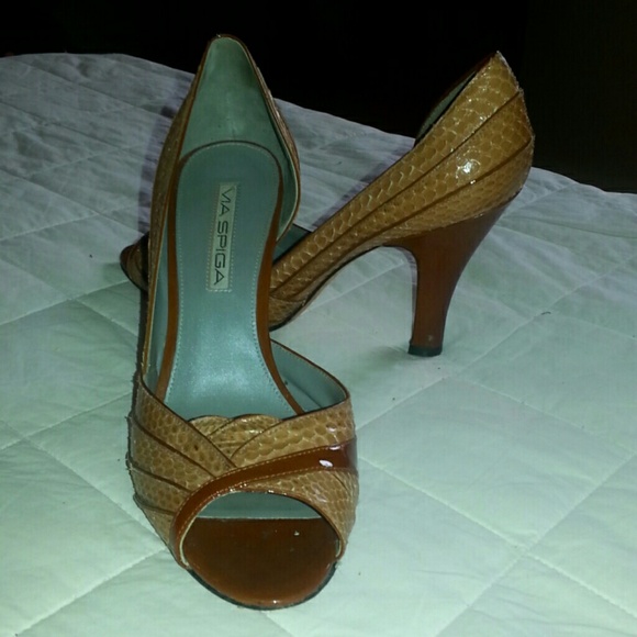 Via Spiga d'Orsay pump