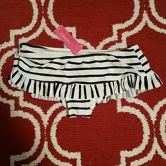Skirted bikini bottom