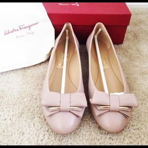 Salvatore Ferragamo "Rubia" bow tie detal flats.