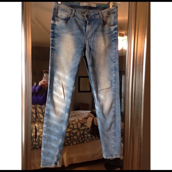 Zara Pants - Light wash/fade skinny jeans