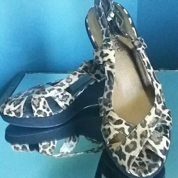 J . Renee Animal Print Platform Wedge~8.5 Wide
