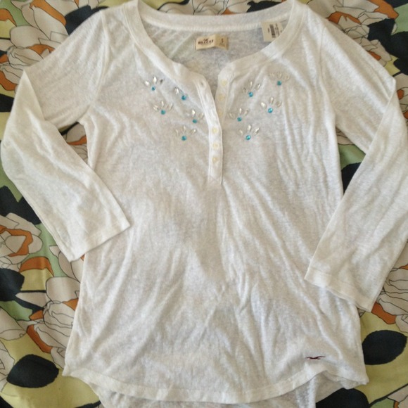 Hollister white 3/4 sleeve embellished shirt