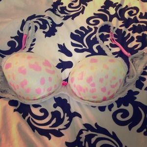 Pink bra 34 C used