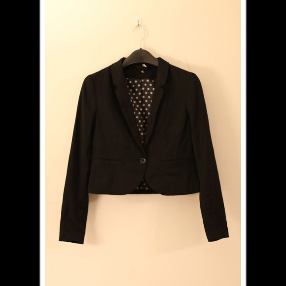 Black crop blazer